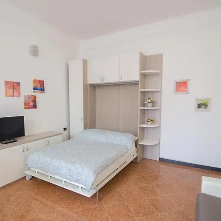 Apartamento Monolocale Nelle Mura Antiche A 80 Mt Dal Mare Varazze