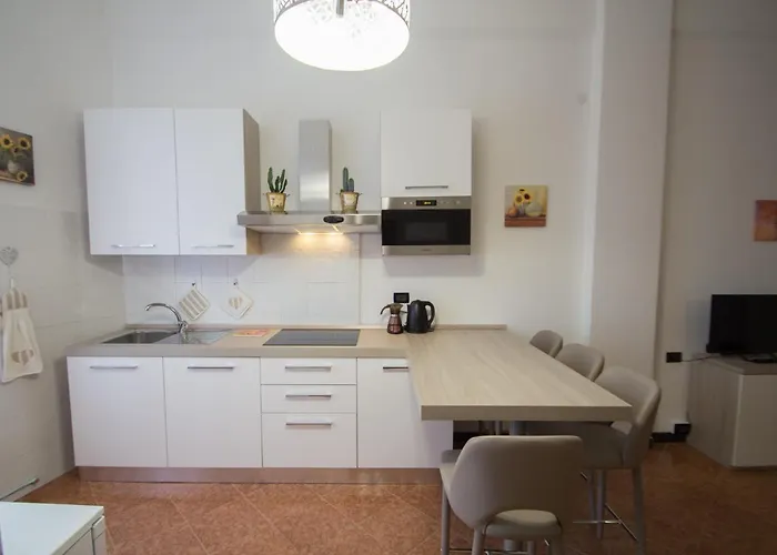 Monolocale Nelle Mura Antiche A 80 Mt Dal Mare 아파트 *