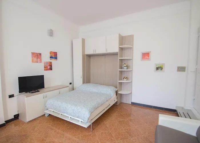 Apartamento Monolocale Nelle Mura Antiche A 80 Mt Dal Mare Varazze