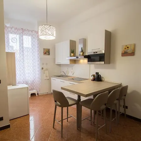 Monolocale Nelle Mura Antiche A 80 Mt Dal Mare Varazze