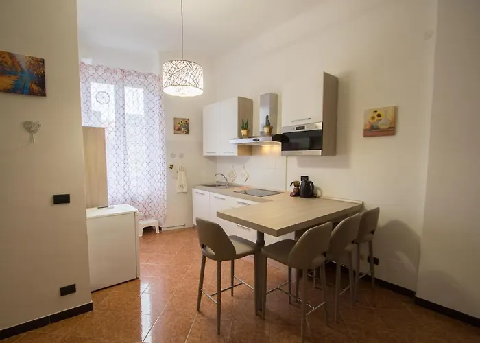 Monolocale Nelle Mura Antiche A 80 Mt Dal Mare Varazze